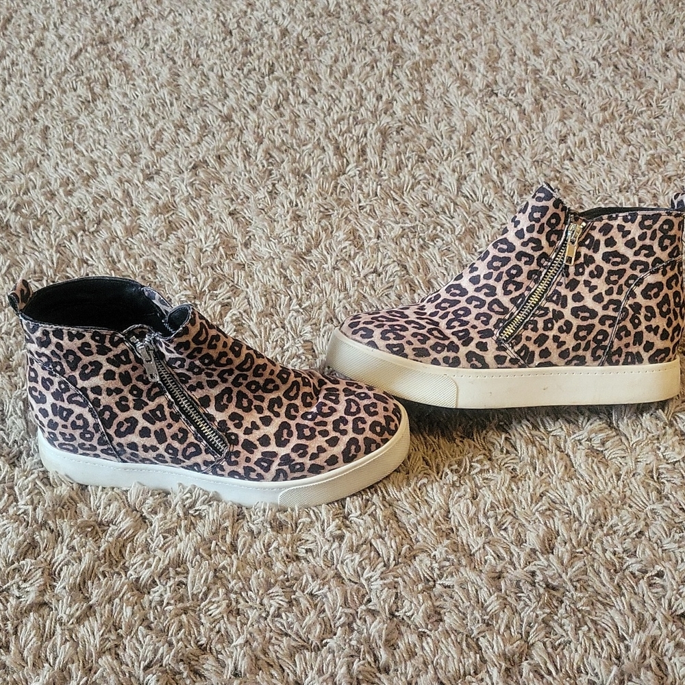 Womens Soda leopard print sneakers
